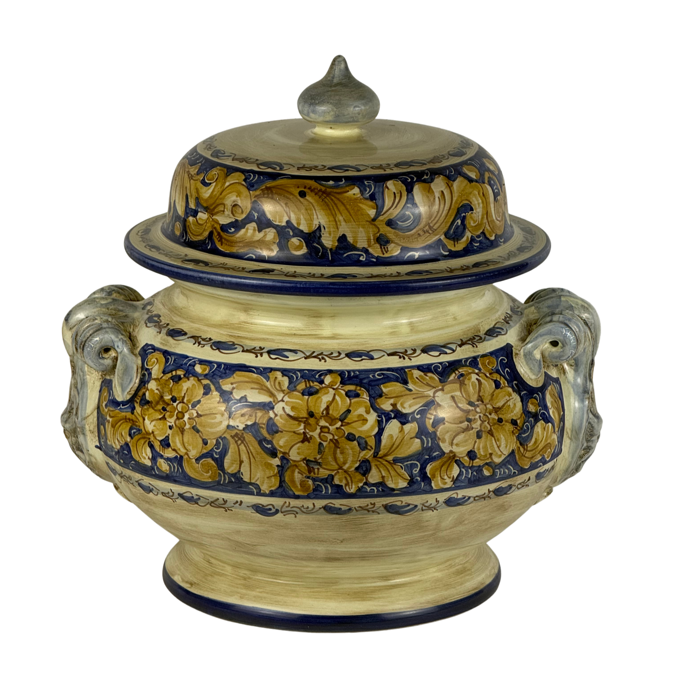 Large soup tureen with lid